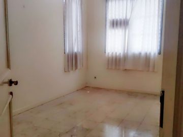 Disewakan Rumah di Cemara Golf, Lippo Karawaci
