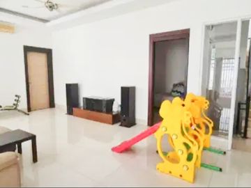 Dijual Rumah BSD Versailles Semi Furnish Rapi Tangerang Selatan