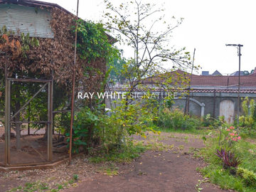 Rumah Dijual Cocok Untuk Kantor, Kost & Toko di Cempaka Putih Tengah