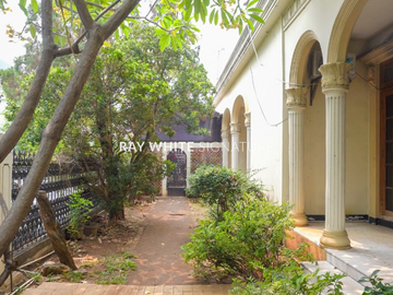 Rumah Dijual Cocok Untuk Kantor, Kost & Toko di Cempaka Putih Tengah