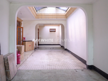 Rumah Dijual Cocok Untuk Kantor, Kost & Toko di Cempaka Putih Tengah
