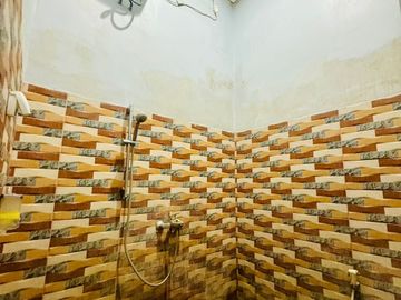Kontrakan Rumah Cantik 2Lt Full Furnished Dekat GOR Manahan Dan TOL