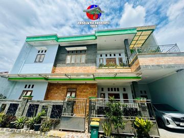 Kontrakan Rumah Cantik 2Lt Full Furnished Dekat GOR Manahan Dan TOL