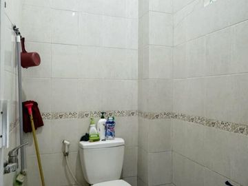 ANA RUMAH UK 4.5X15M SEMI FURNISHED DI JELAMBAR rb