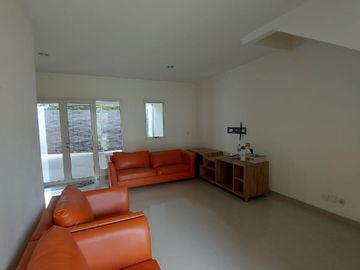 Rumah Renov Cluster Elysia Lt. 160/130 Suvarna Lavon Cikupa Tangerang