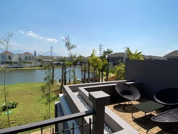 RUMAH MODERN MEWAH 2 LANTAI DEKAT KAMPUS TELKOM TOL BUAH BATU BANDUNG