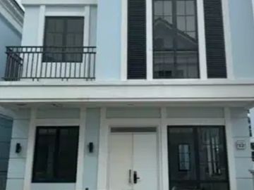 Rumah 2.5 Lantai Cls Montana Lavon Suvarna Cikupa Tangerang
