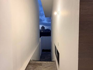 Residencia de lujo en Cumbres Elite Premier – Privada Vesubio, García, N.L.