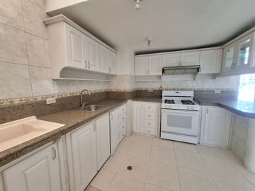 VENTA DEPARTAMENTO DUPLEX SECTOR GASPAR DE VILLAROEL