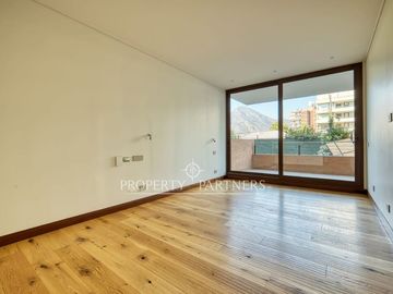 Una oportunidad única de vivir el lujo en el corazón de Vitacura: -  Edificio Praga