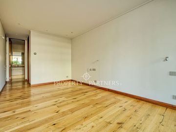 Una oportunidad única de vivir el lujo en el corazón de Vitacura: -  Edificio Praga