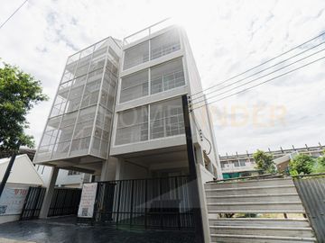 New Modern Home Office Sukhumvit 101/1