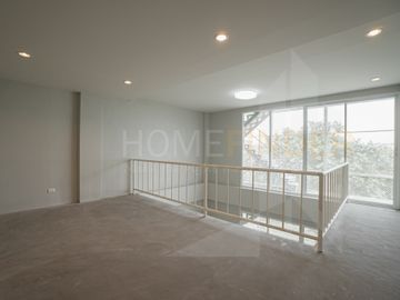 New Modern Home Office Sukhumvit 101/1