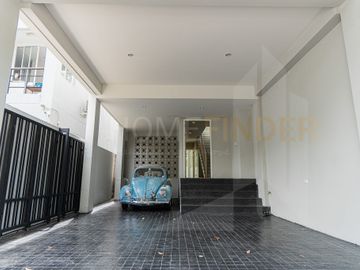 New Modern Home Office Sukhumvit 101/1