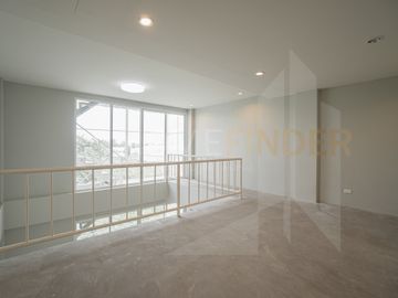 New Modern Home Office Sukhumvit 101/1