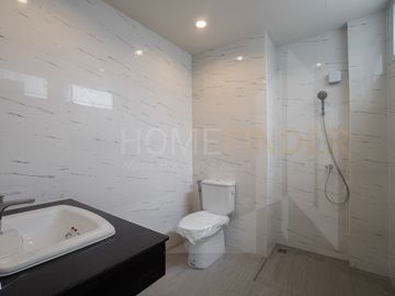 New Modern Home Office Sukhumvit 101/1