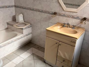 EDIFICIO + CASA EN VENTA