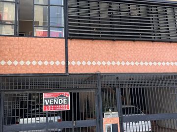 EDIFICIO + CASA EN VENTA