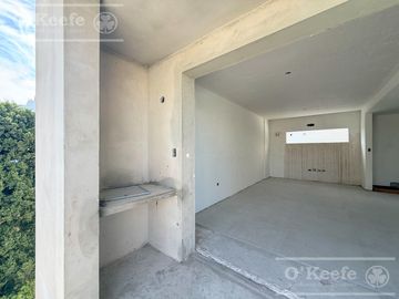 Departamento 3 ambientes en Venta Bernal Centro.