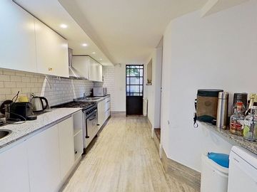 Casa 4 AMB +Escrit Piscina Cochera VENTA FLORES N