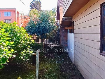 REBAJADO! CASA EN PANGUIPULLI  – ZONA URBANA CON VISTA AL LAGO Y VOLCÁN VILLARRICA