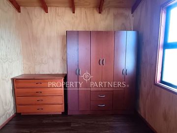 REBAJADO! CASA EN PANGUIPULLI  – ZONA URBANA CON VISTA AL LAGO Y VOLCÁN VILLARRICA