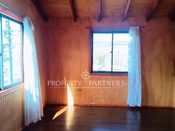 REBAJADO! CASA EN PANGUIPULLI  – ZONA URBANA CON VISTA AL LAGO Y VOLCÁN VILLARRICA