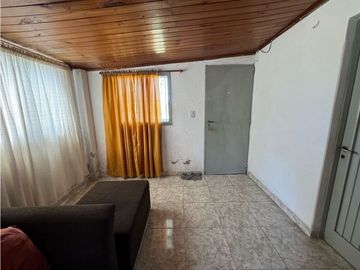 Vendo Casa con Amplio Terreno en Concepción del Uruguay, Entre Ríos