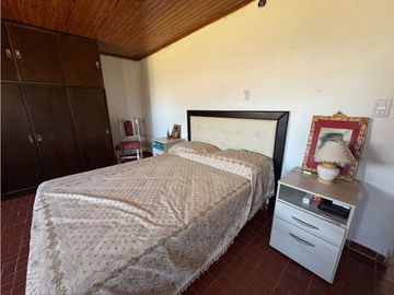 Vendo Casa con Amplio Terreno en Concepción del Uruguay, Entre Ríos