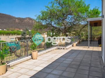 Casa en venta en Valle Escondido
