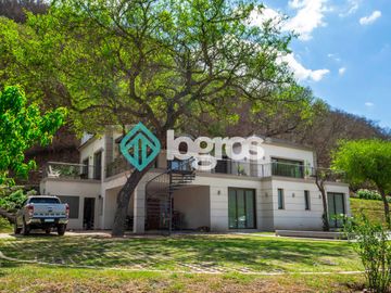 Casa en venta en Valle Escondido