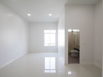 4 -storey home office for sale, Ratchadaphisek, near MRT Sutthisan