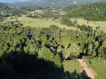 ¡Oportunidad! Terreno a Orilla de Carretera Turística  Coñaripe a Panguipulli con vista a Lago.