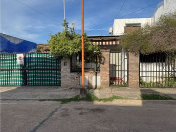 Vendo Casa con Galpón en Concepción del Uruguay, Entre Ríos