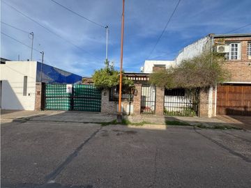 Vendo Casa con Galpón en Concepción del Uruguay, Entre Ríos
