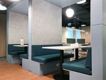 All-inclusive access to professional office space for 10 employees in Regus Mckinley Town Center