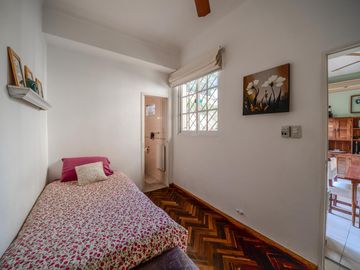 ENTRADA INDEPENDIENTE - PATIO CON PARRILLA - 4 AMBIENTES - SIN EXPENSAS - EXCELENTE ESTADO