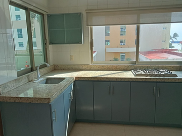 DEPARTAMENTO DE 3 RECÁMARAS, ALBERCA, 1 CUADRA DEL MAR, BOCA DEL RÍO, VERACRUZ