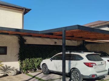 Amplia propiedad a pasos Metro Rojas Magallanes - La Florida