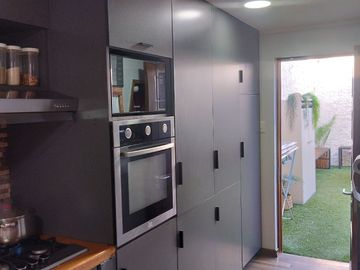 Amplia propiedad a pasos Metro Rojas Magallanes - La Florida