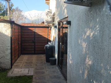 Amplia propiedad a pasos Metro Rojas Magallanes - La Florida