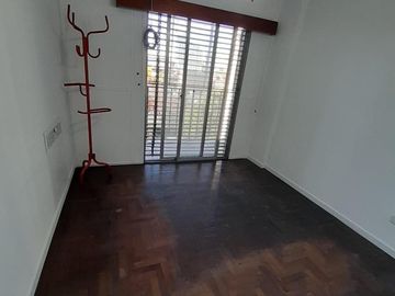 Departamento en venta - 2 Dormitorios 1 Baño - 56Mts2 - Parque Patricios