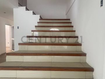 VENTA CASA  SECTOR ATUNTAQUI IMBABURA