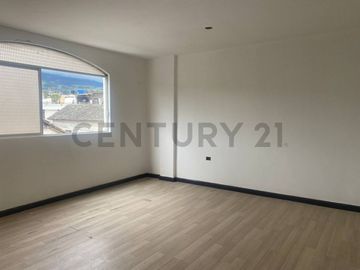 VENTA CASA  SECTOR ATUNTAQUI IMBABURA