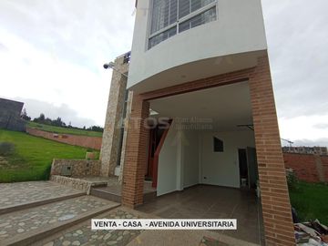CASA en VENTA en Tunja AVENIDA UNIVERSITARIA - VIVA