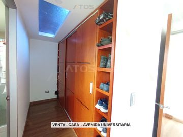 CASA en VENTA en Tunja AVENIDA UNIVERSITARIA - VIVA