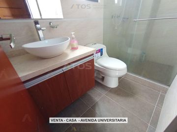 CASA en VENTA en Tunja AVENIDA UNIVERSITARIA - VIVA