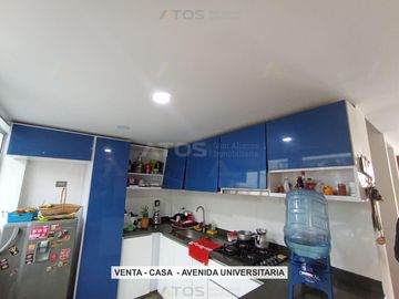 CASA en VENTA en Tunja AVENIDA UNIVERSITARIA - VIVA