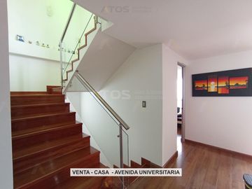 CASA en VENTA en Tunja AVENIDA UNIVERSITARIA - VIVA