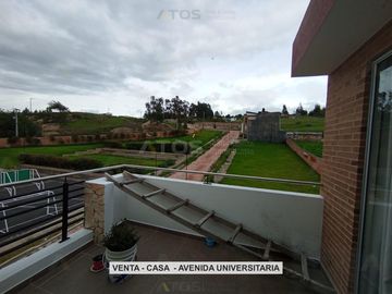 CASA en VENTA en Tunja AVENIDA UNIVERSITARIA - VIVA